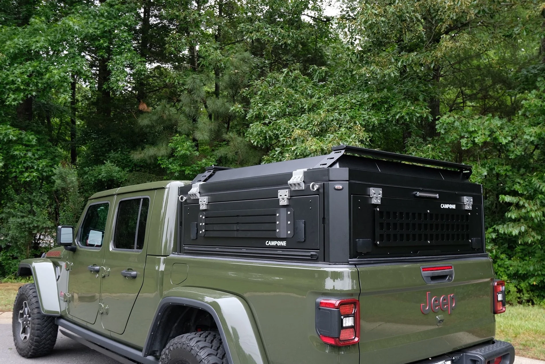 Jeep Gladiator Campone Cantilever Canopy Tent? Anyone seen this design before? 707329391_2926198984438868_2285919357951800133_n