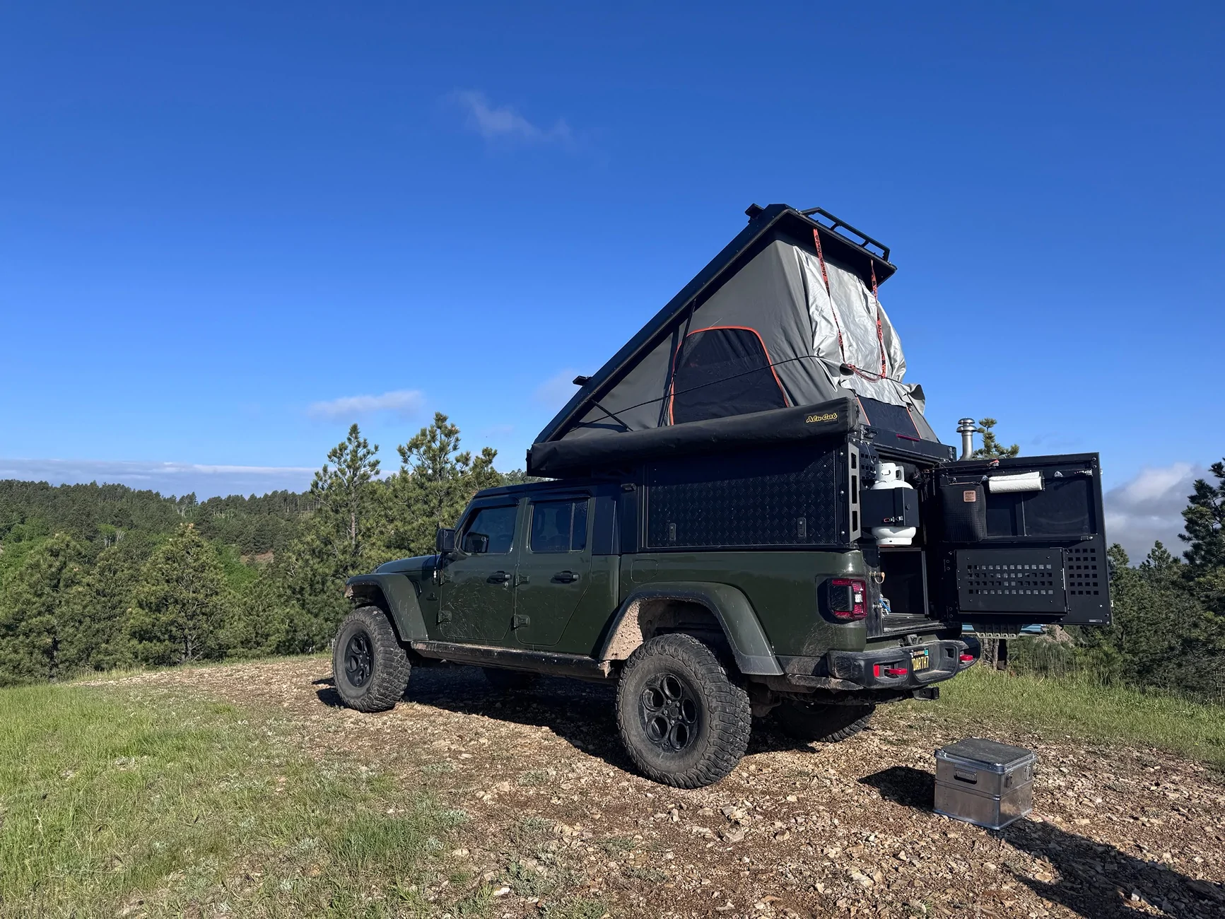 Jeep Gladiator Alu-Cab Canopy Camper Roll Call IMG_4108