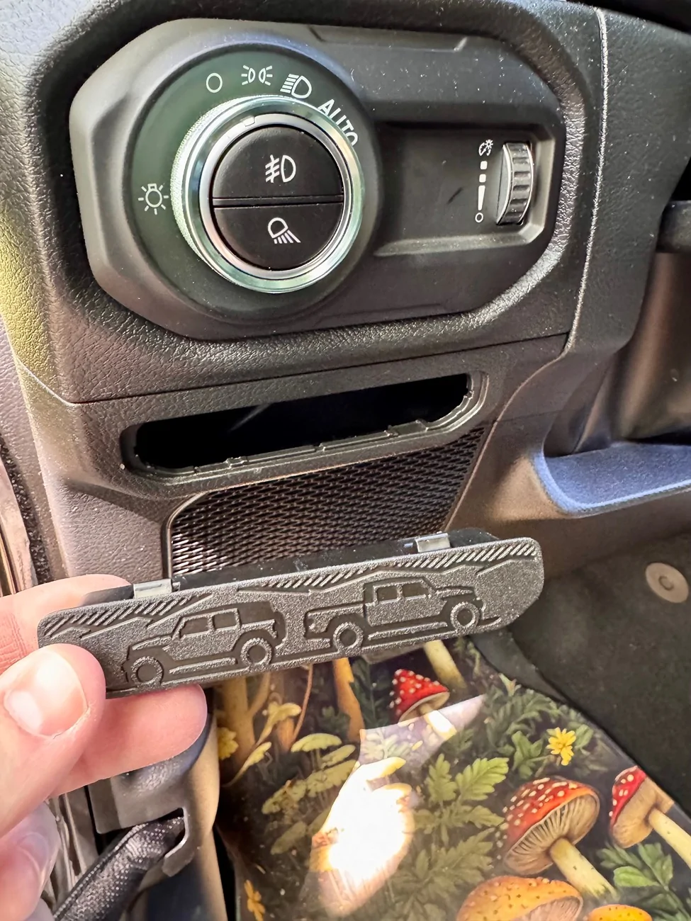 Jeep Gladiator 2024 Mojave X Add Bed 115v outlet IMG_9869