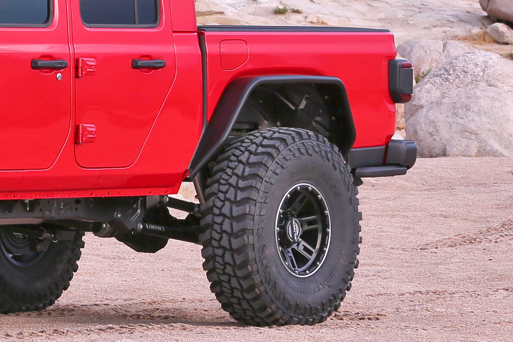 Jeep Gladiator Fabtech front and rear steel tube fenders NIB IMG_6859