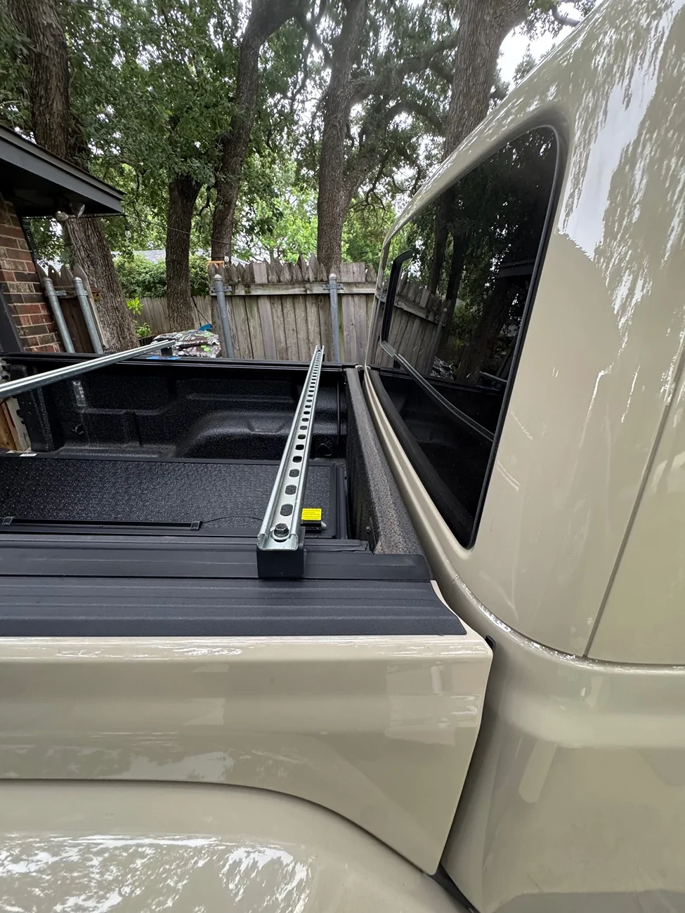 Jeep Gladiator Roof rack with tri-fold bed cover IMG_7719
