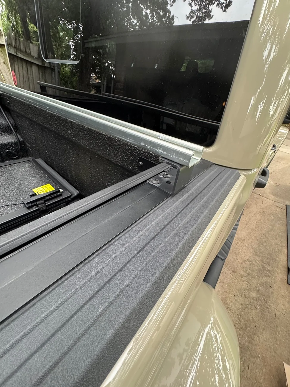 Jeep Gladiator Roof rack with tri-fold bed cover IMG_7718