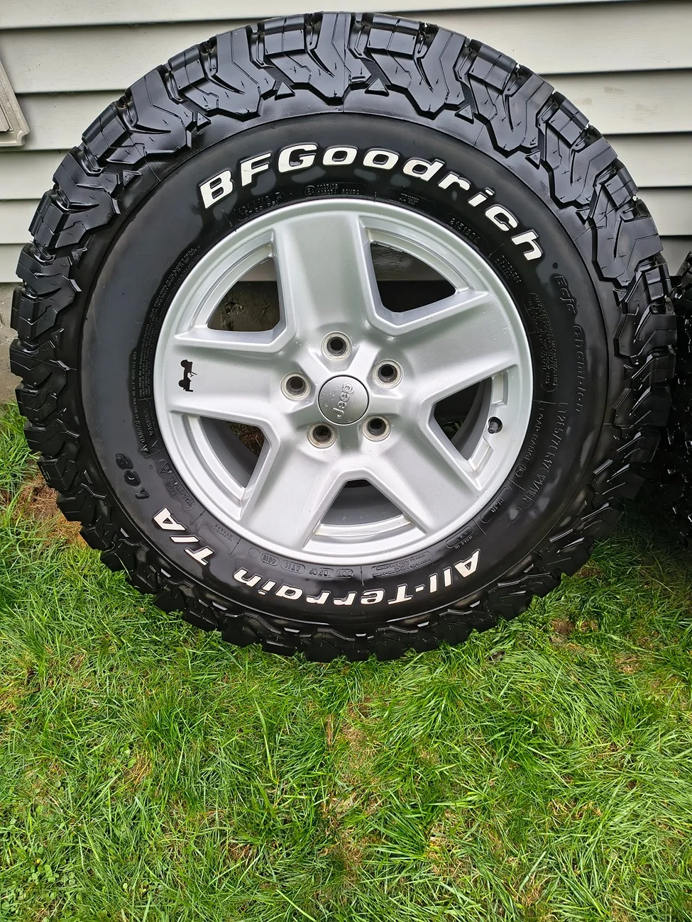 Jeep Gladiator JEEP WRANGLER GLADIATOR KO2 TIRES WHEELS 28                                                                                           55/70R17 33 INCH solo ko2