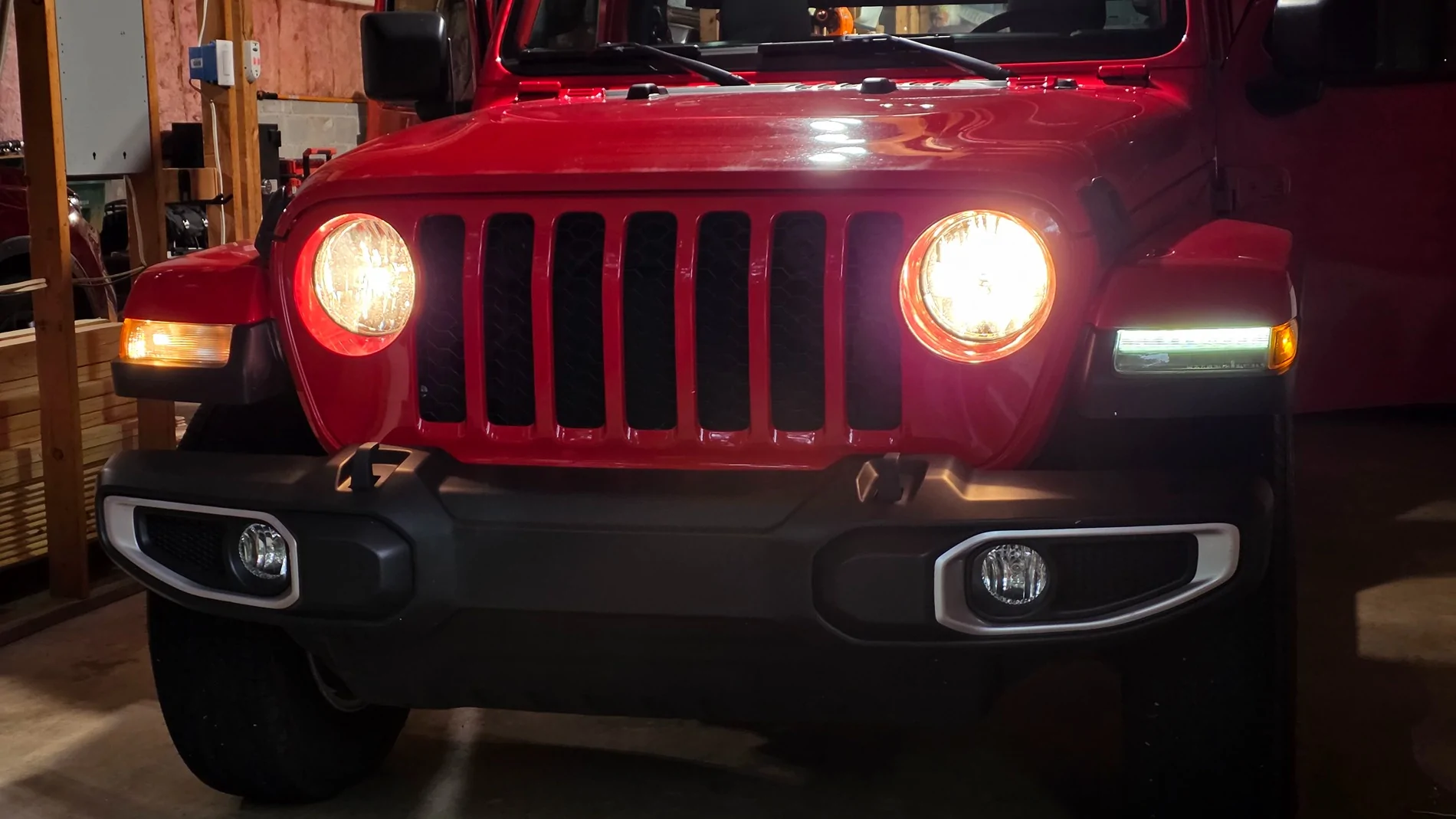 Jeep Gladiator 2023 Sport S Full Exterior LED Upgrade 20260608_194442