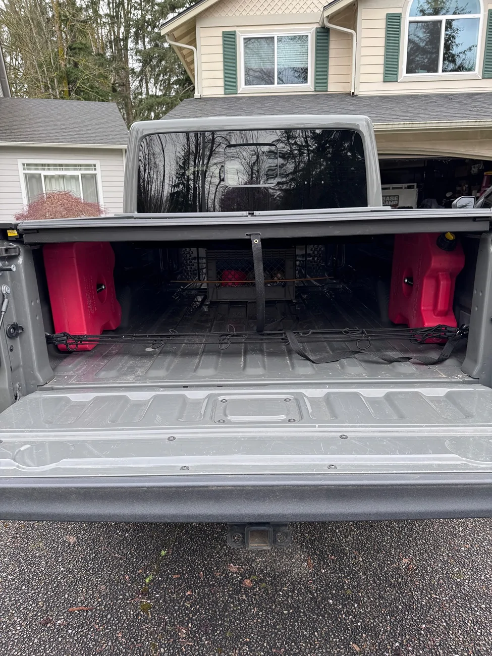 Jeep Gladiator Options for Armis or Roll n Lock retractable mounting rails. IMG_1197