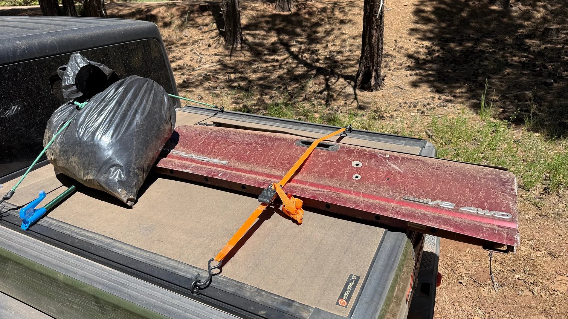 Jeep Gladiator Installing and removing a tonneau cover, depending on situation? IMG_2754