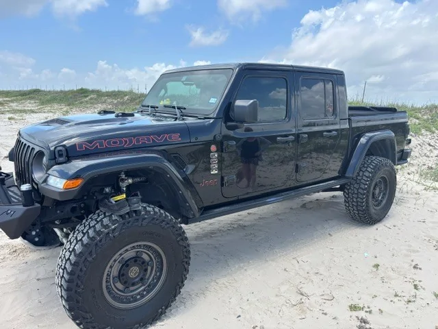 Jeep Gladiator Another Death wobble conflicting info Clayton lift Jeep Beach