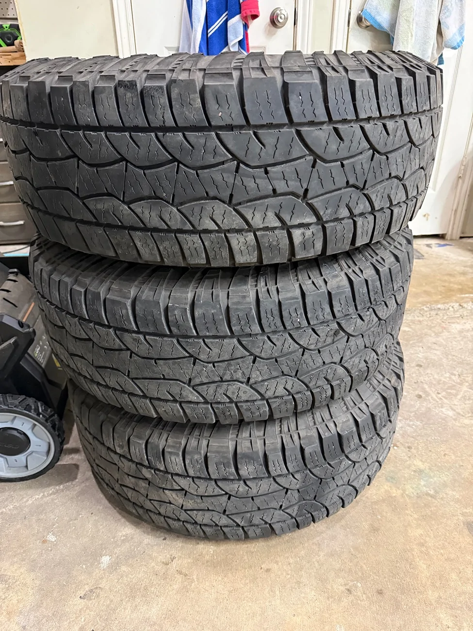 Jeep Gladiator $100 Jeep Gladiator Mojave Spare Wheel and Tire IMG_3052
