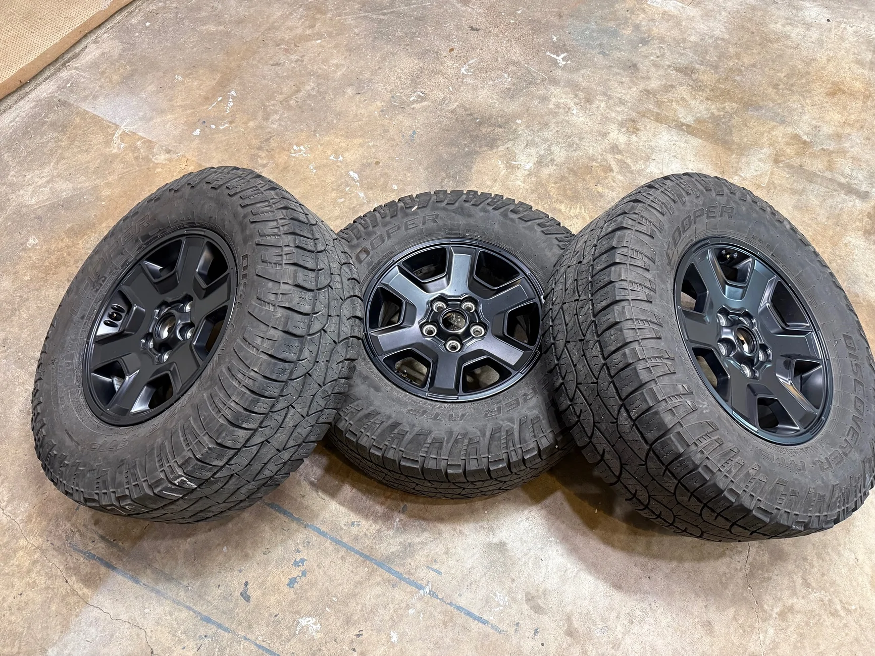 Jeep Gladiator $100 Jeep Gladiator Mojave Spare Wheel and Tire IMG_3041