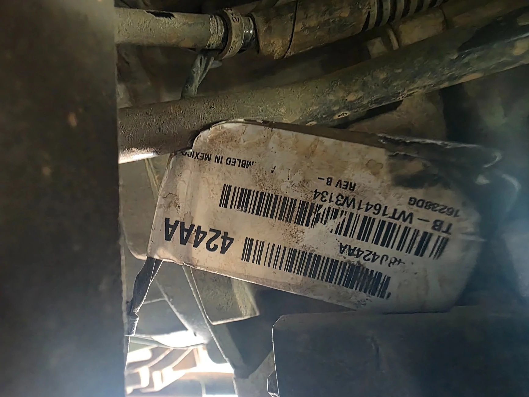 Jeep Gladiator Can anyone help identify where this wire runs? 20260614_122931
