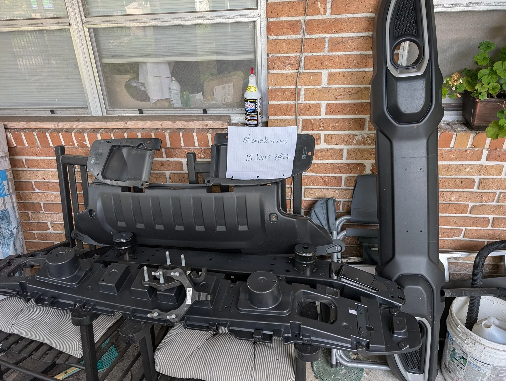 Jeep Gladiator 2024 Sport Front Bumper PXL_20260615_213626400