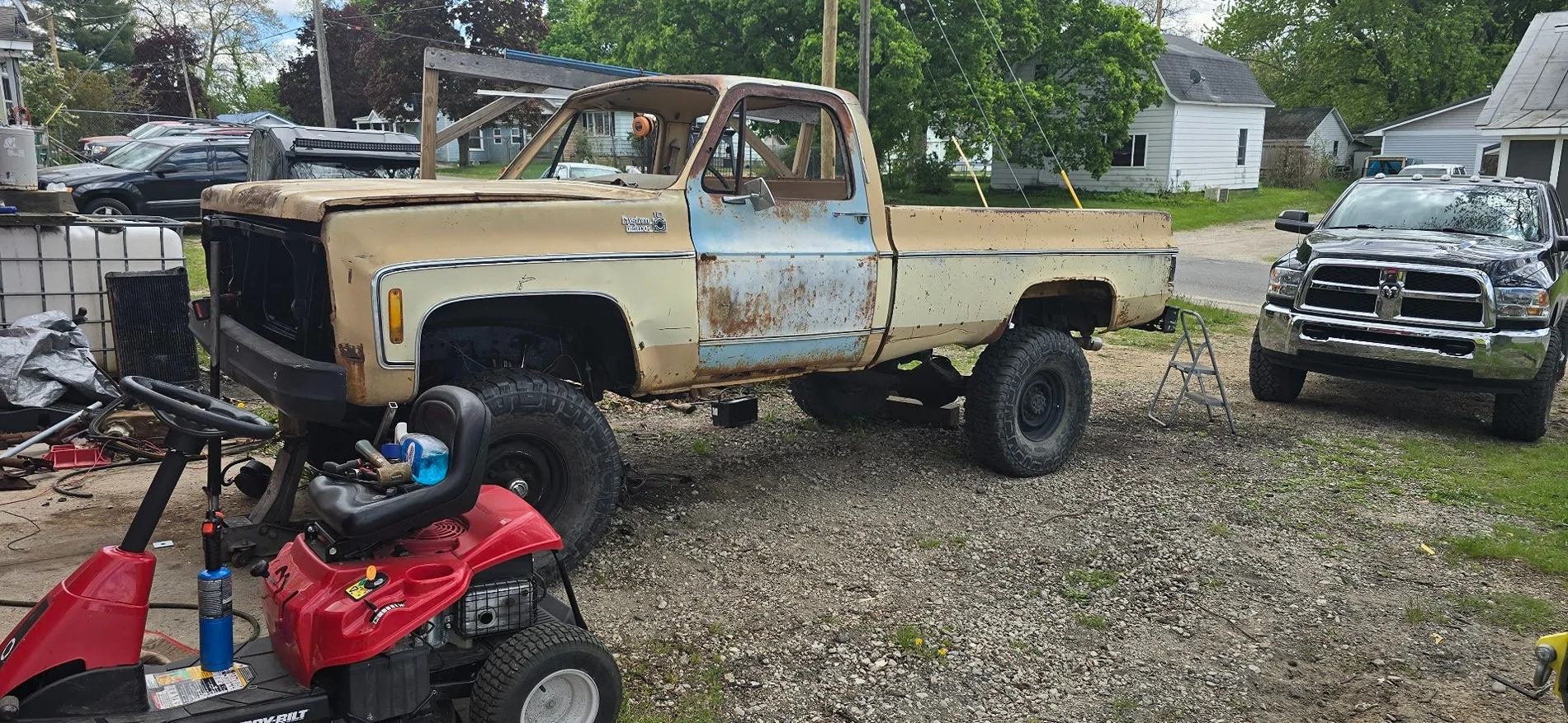 Jeep Gladiator Post up your old trucks - all makes and models 20260510_142207 (1)