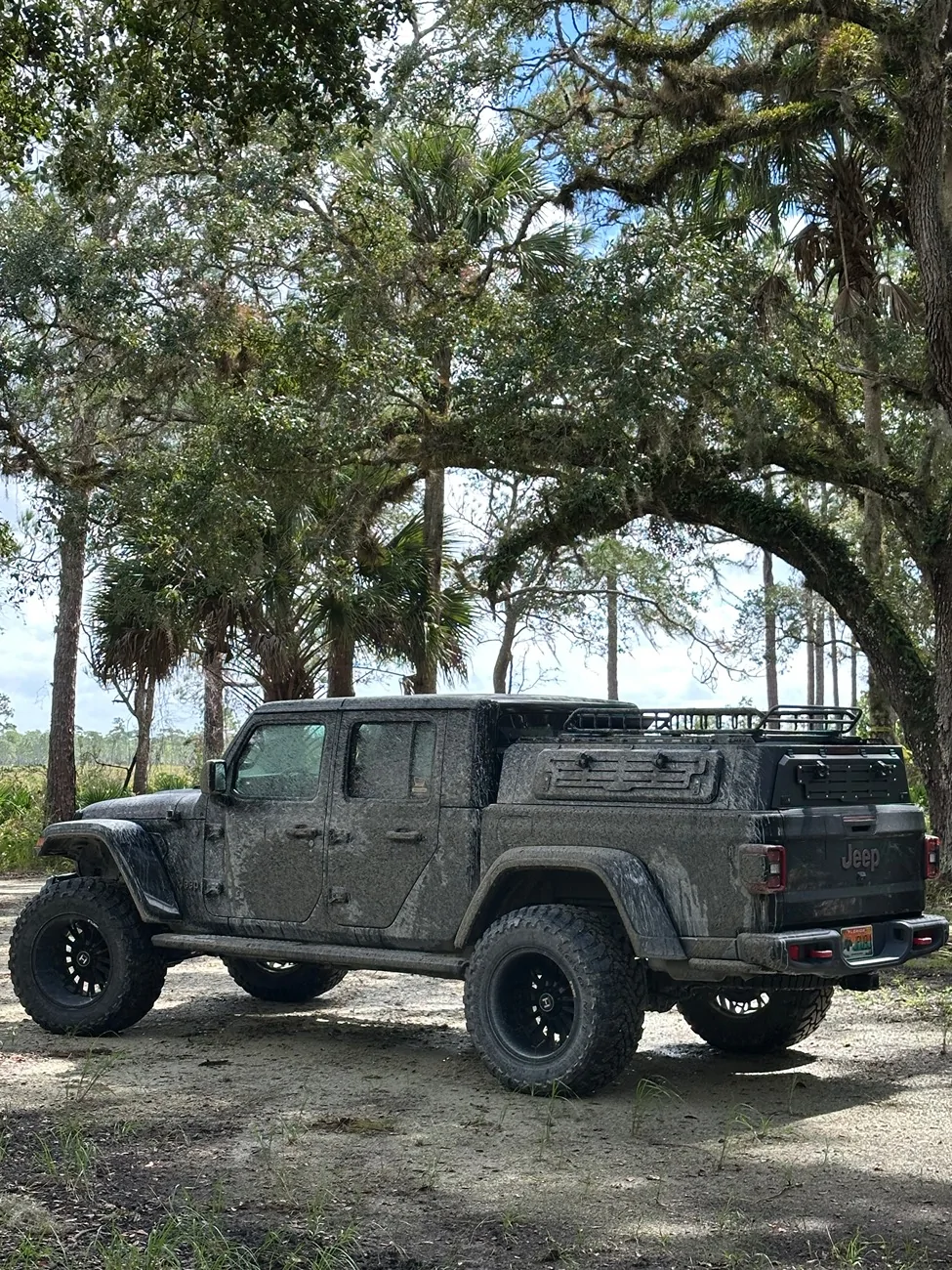 Jeep Gladiator How/where to mount rooftop solar with cap? IMG_7449