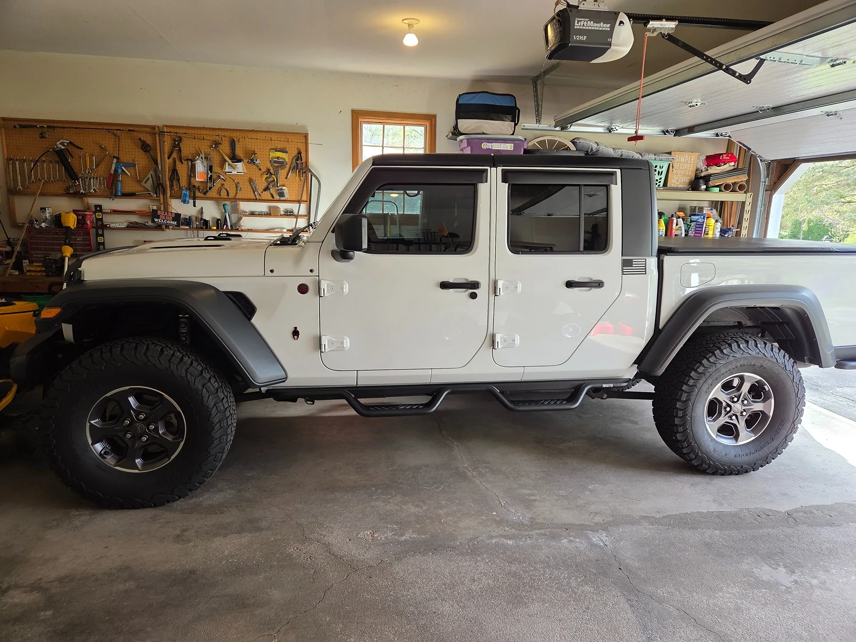 Jeep Gladiator Anyone out there with a 2" Mopar Lift on 35" or 37" Pizza Cutters? 20260501_161612