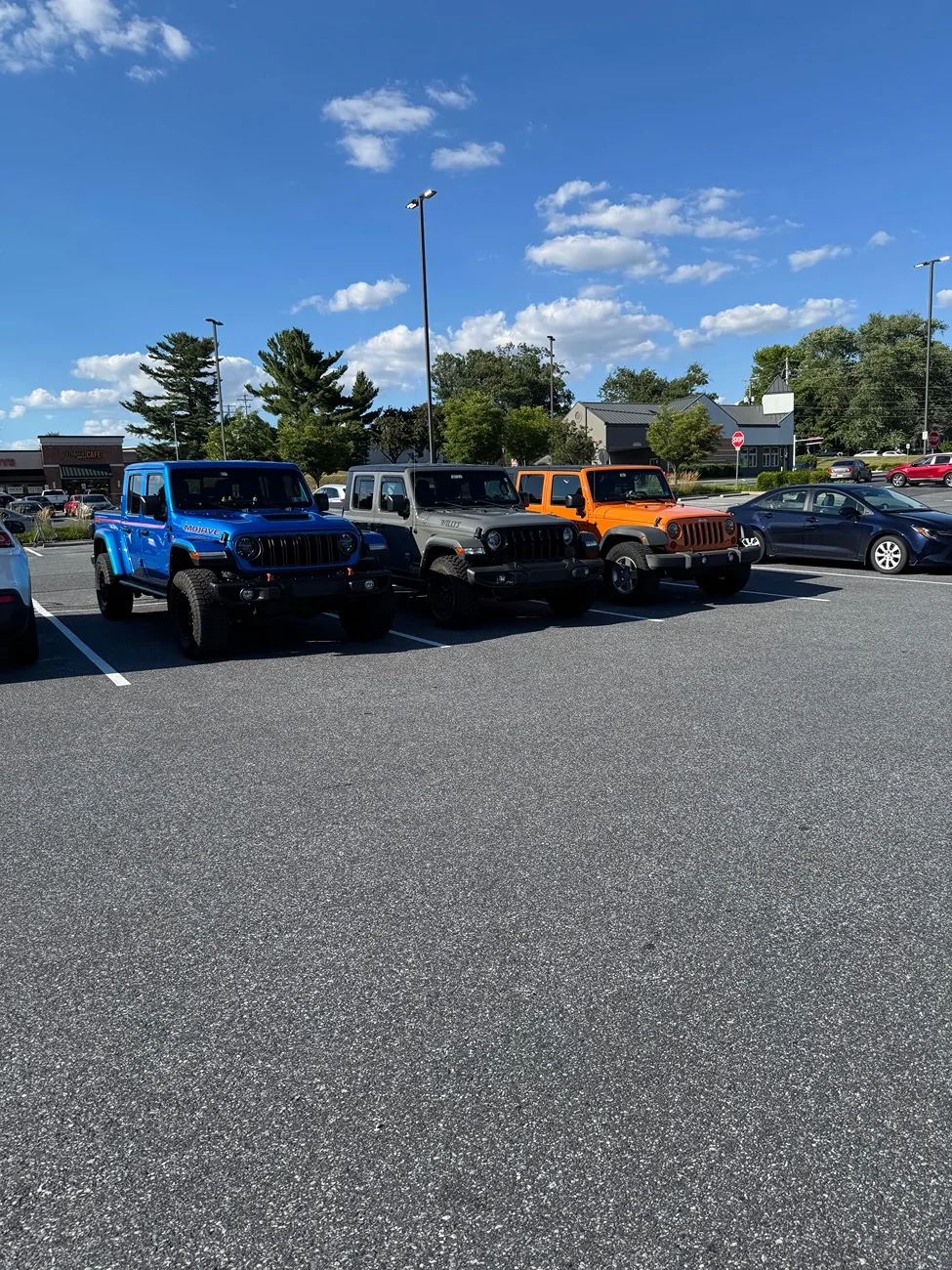 Jeep Gladiator Jeeps Parking Next To Jeeps IMG_3702