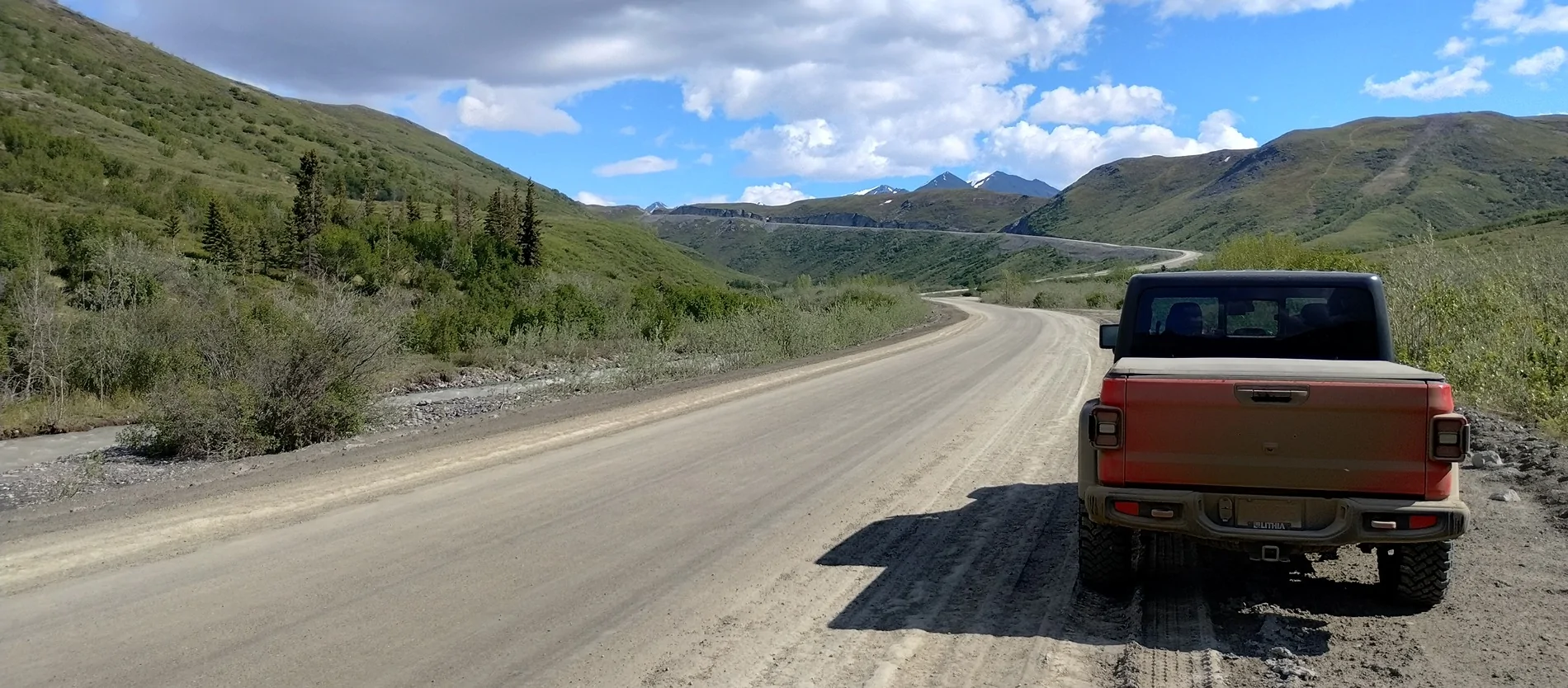 Jeep Gladiator Big Lake, AK to Deadhorse (Prudhoe Bay) and back 12_approachingAtigunPass