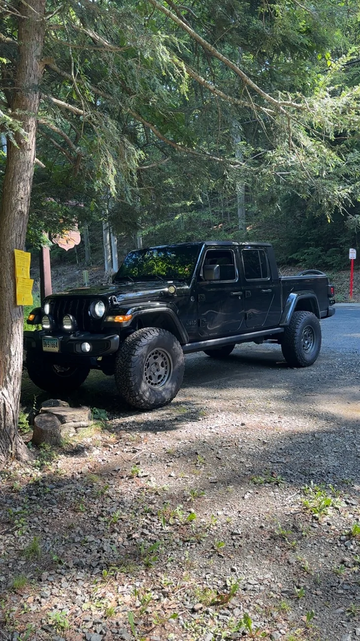 Jeep Gladiator Another Death wobble conflicting info Clayton lift IMG_5107