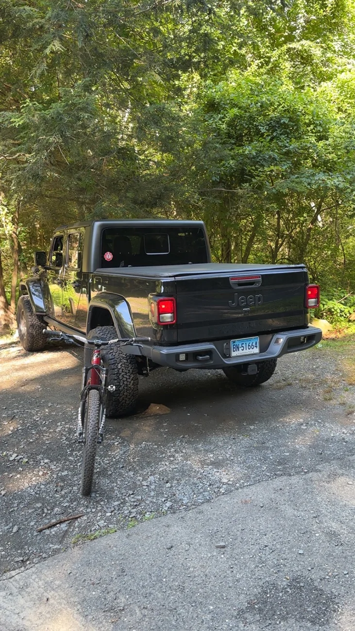 Jeep Gladiator Another Death wobble conflicting info Clayton lift IMG_5108