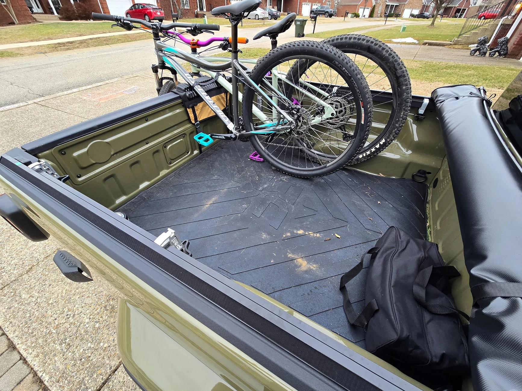 Jeep Gladiator Options to haul bicycles in bed 20260217_174709