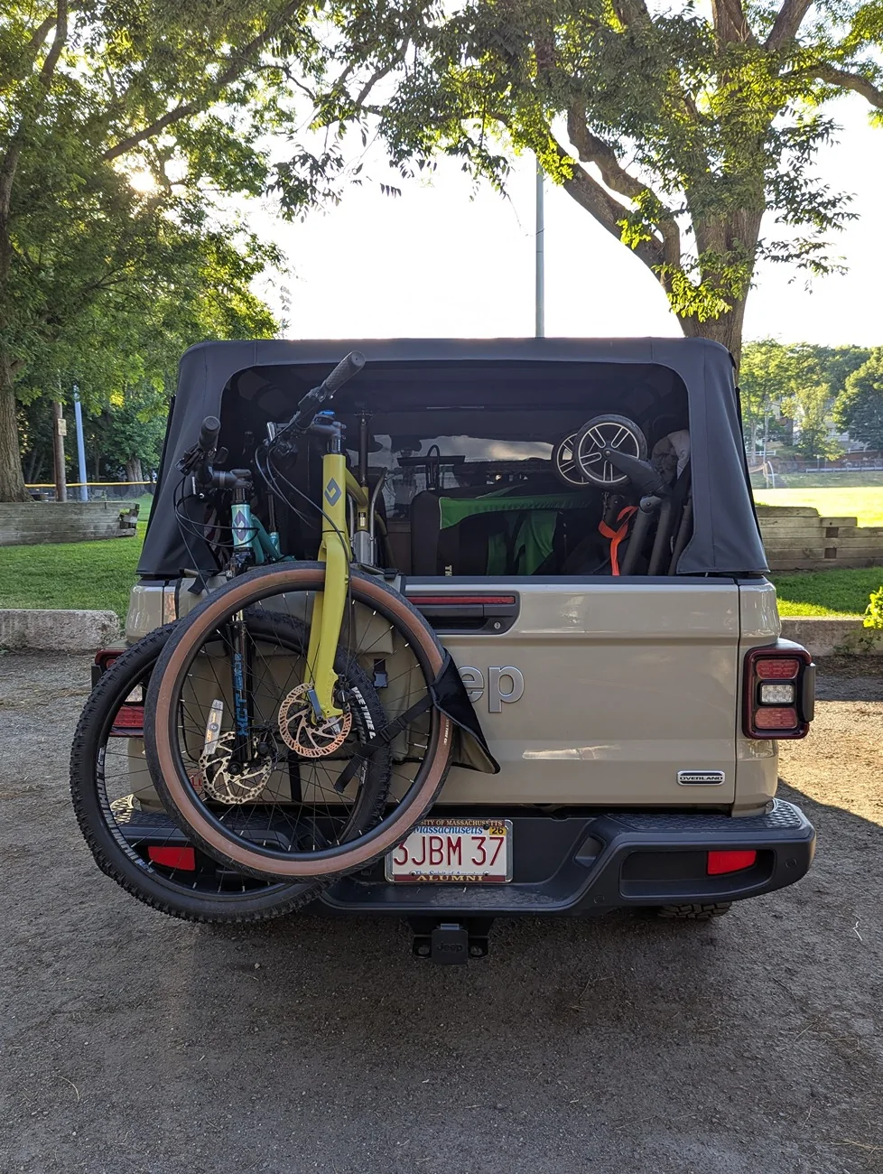 Jeep Gladiator Options to haul bicycles in bed PXL_20260621_224128831