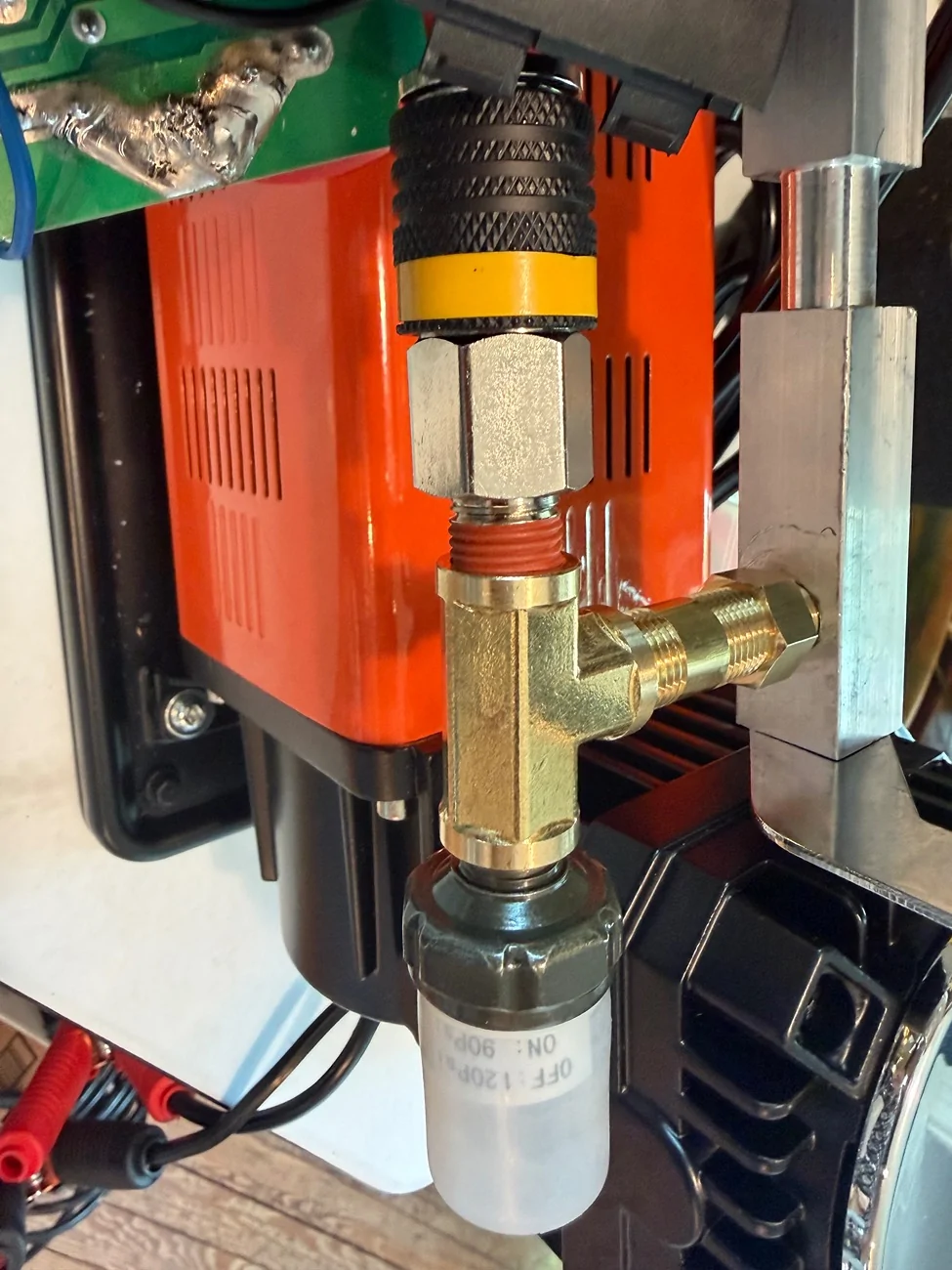 Jeep Gladiator Snagged a cheap double piston Vevor inflator... for $88 including shipping. IMG_1343