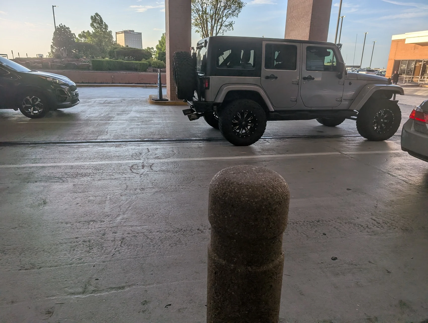 Jeep Gladiator 😳 What the? 4f469b04-4ecf-4e8f-beb5-d9e33a881885-1_all_22426