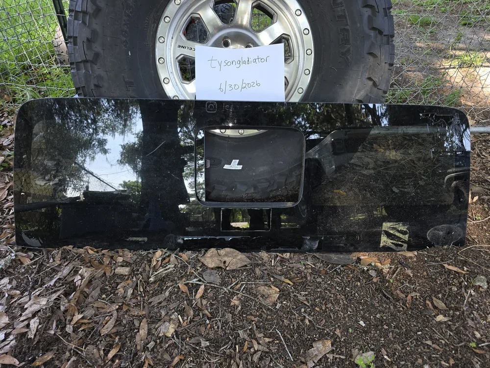 Jeep Gladiator Rear Sliding Glass Window - $200 20260630_102452