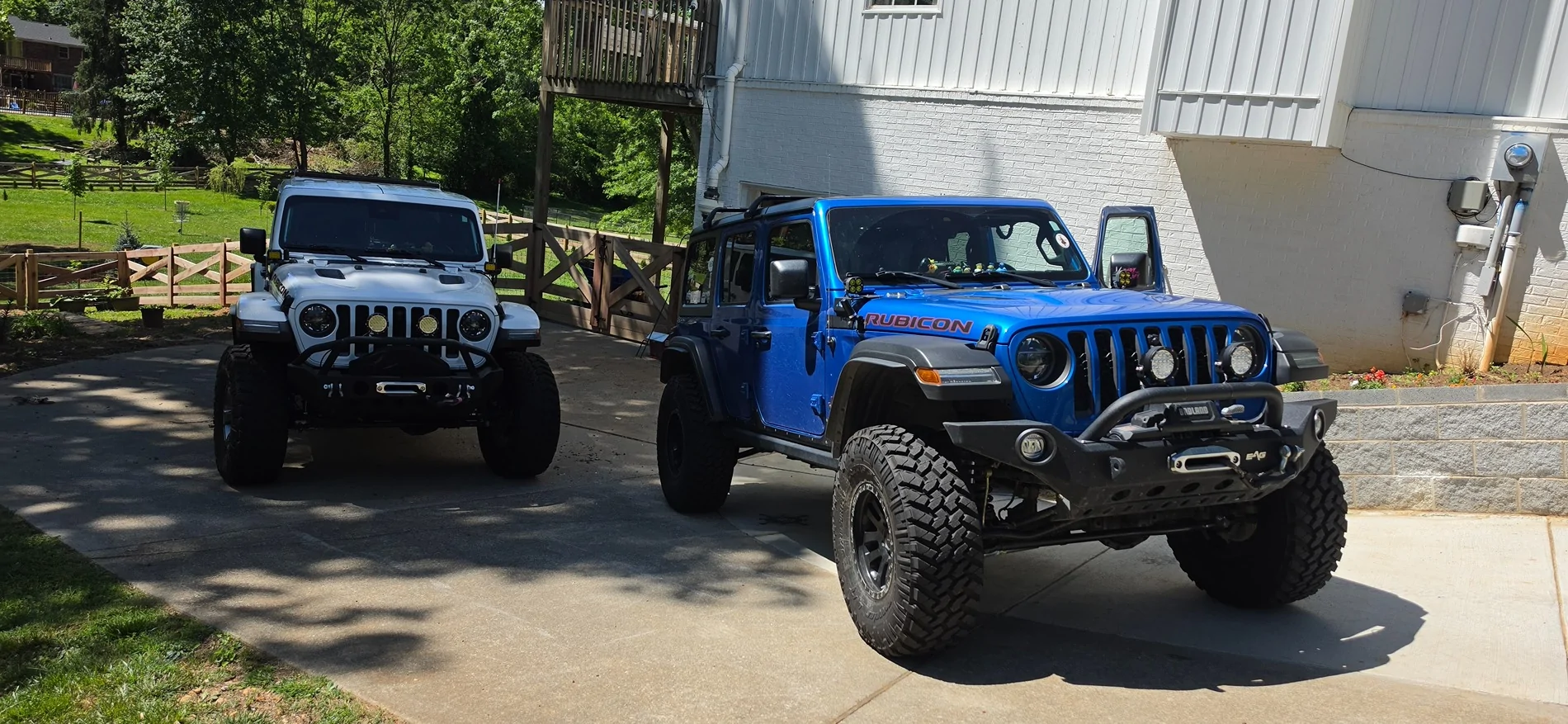 Jeep Gladiator From NW Louisiana to Canadian border and back gathering 13 badges along the way. 20260512_113207