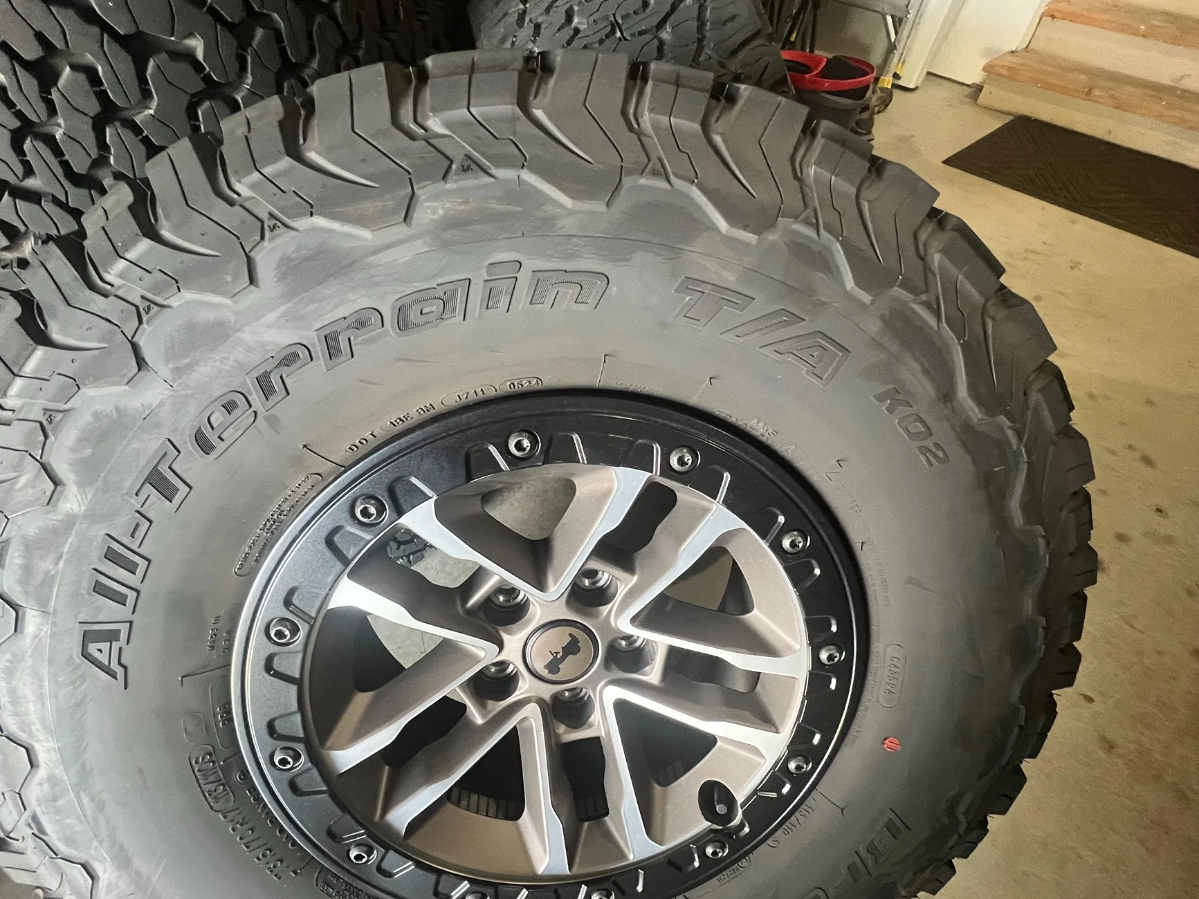 Jeep Gladiator (5) Rubicon 392 wheels and tires. Take offs - mounted, balanced, w/sensors 1076319-1fca4b6aee7c62c79c948aa12122d4f7