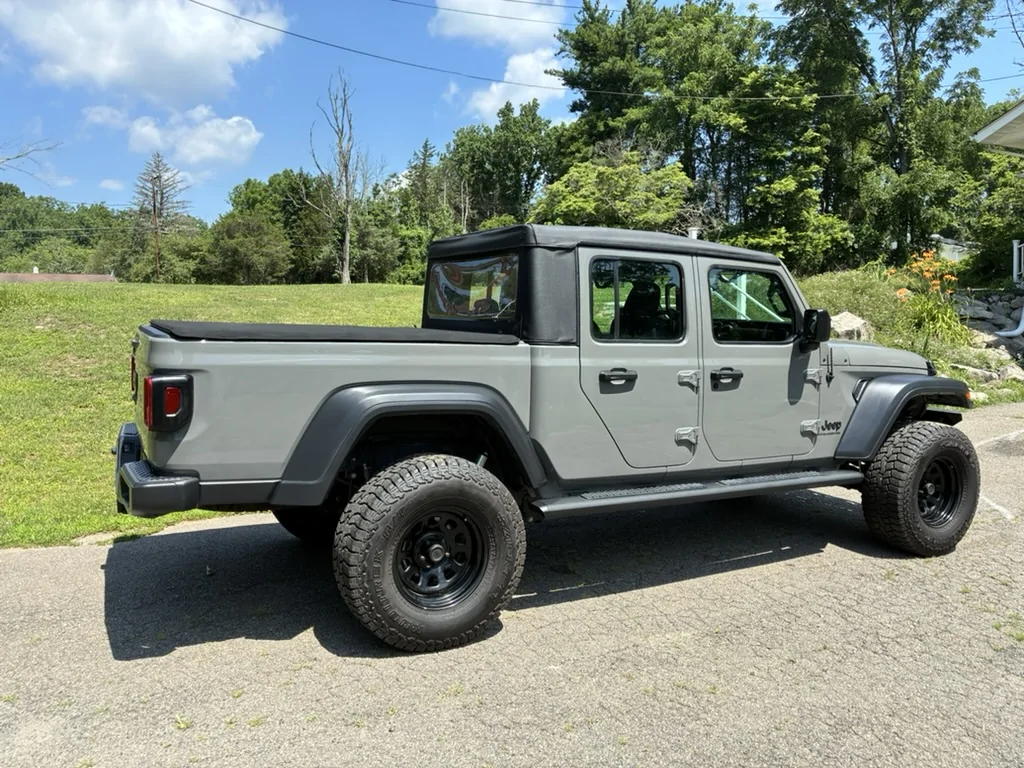 Jeep Gladiator 2023 Jeep Gladiator Sport $32K OBO - 17,625 Miles, 3.5 inch lift, 35 in tires, winch, more EF868FF3-ADB5-48C0-98A8-48467FA9D858_1_105_c