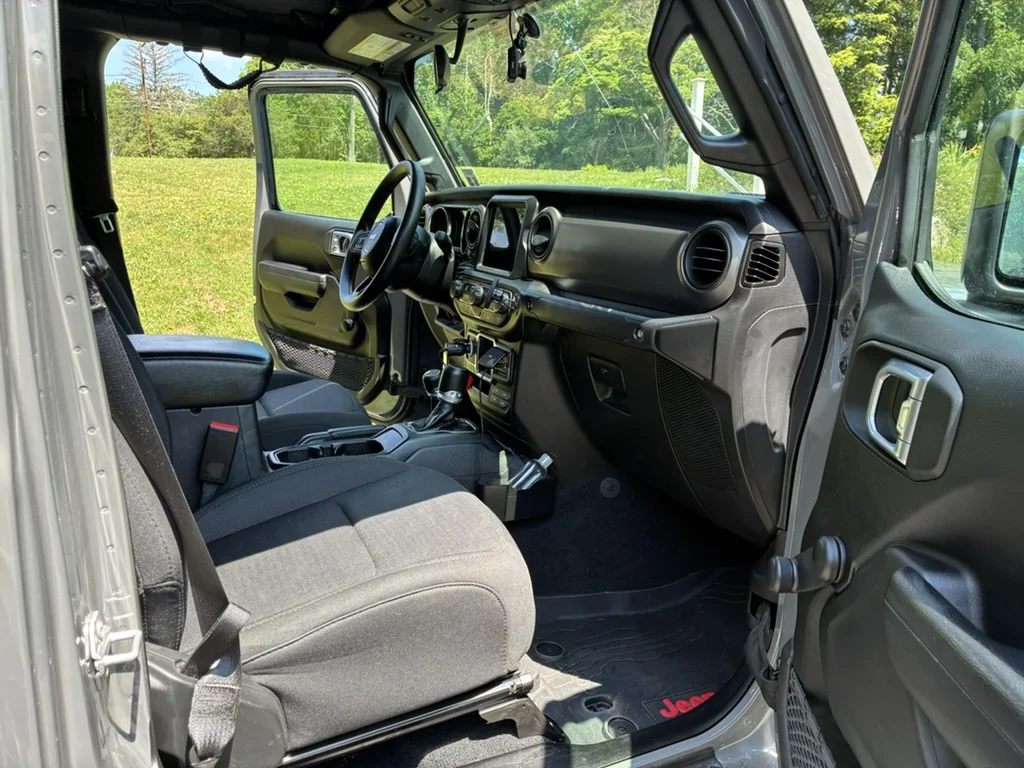 Jeep Gladiator 2023 Jeep Gladiator Sport $32K OBO - 17,625 Miles, 3.5 inch lift, 35 in tires, winch, more EFB830CA-BBF0-4894-A880-BAA0459934C8_1_105_c