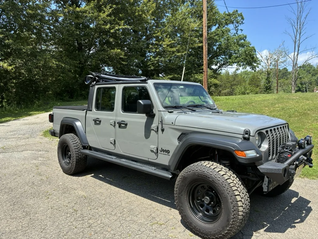 Jeep Gladiator 2023 Jeep Gladiator Sport $32K OBO - 17,625 Miles, 3.5 inch lift, 35 in tires, winch, more 68974AF9-2B3D-43F4-A31F-671658E28DDE_1_105_c