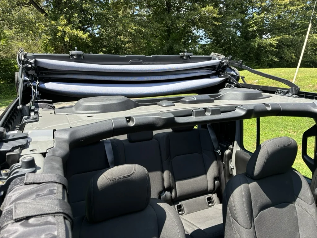 Jeep Gladiator 2023 Jeep Gladiator Sport $32K OBO - 17,625 Miles, 3.5 inch lift, 35 in tires, winch, more C703E4FF-16B8-48B4-8430-F7A412916354_1_105_c