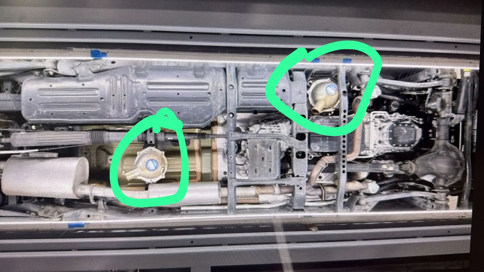Jeep Gladiator Guess these Parts? Image is supposedly of an import 2021 Gladiator Rubicon from Korea 1783505613810-dn
