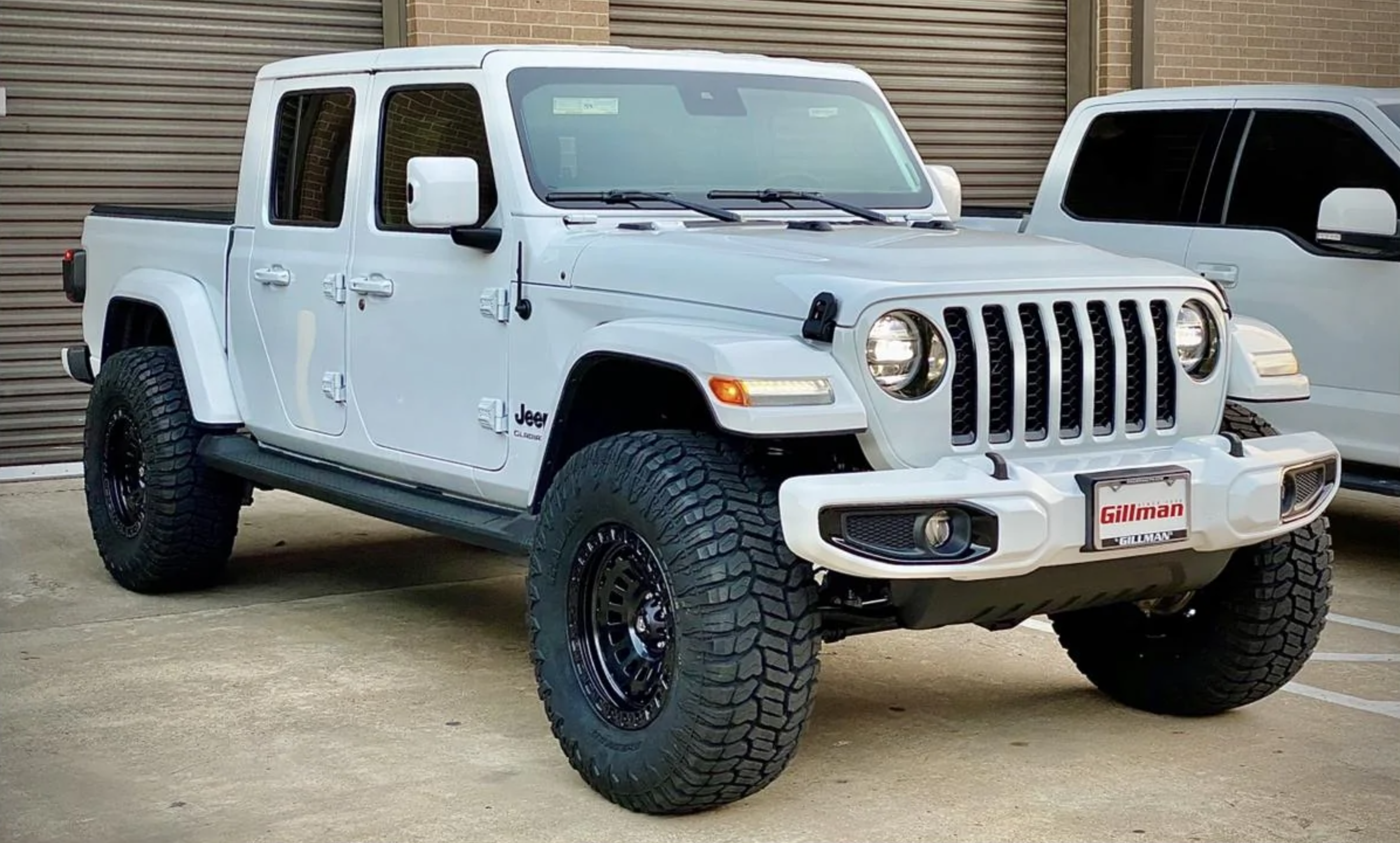Jeep Gladiator Anyone have experience with Radar Renegade R/T tires? 4sJPqmJ