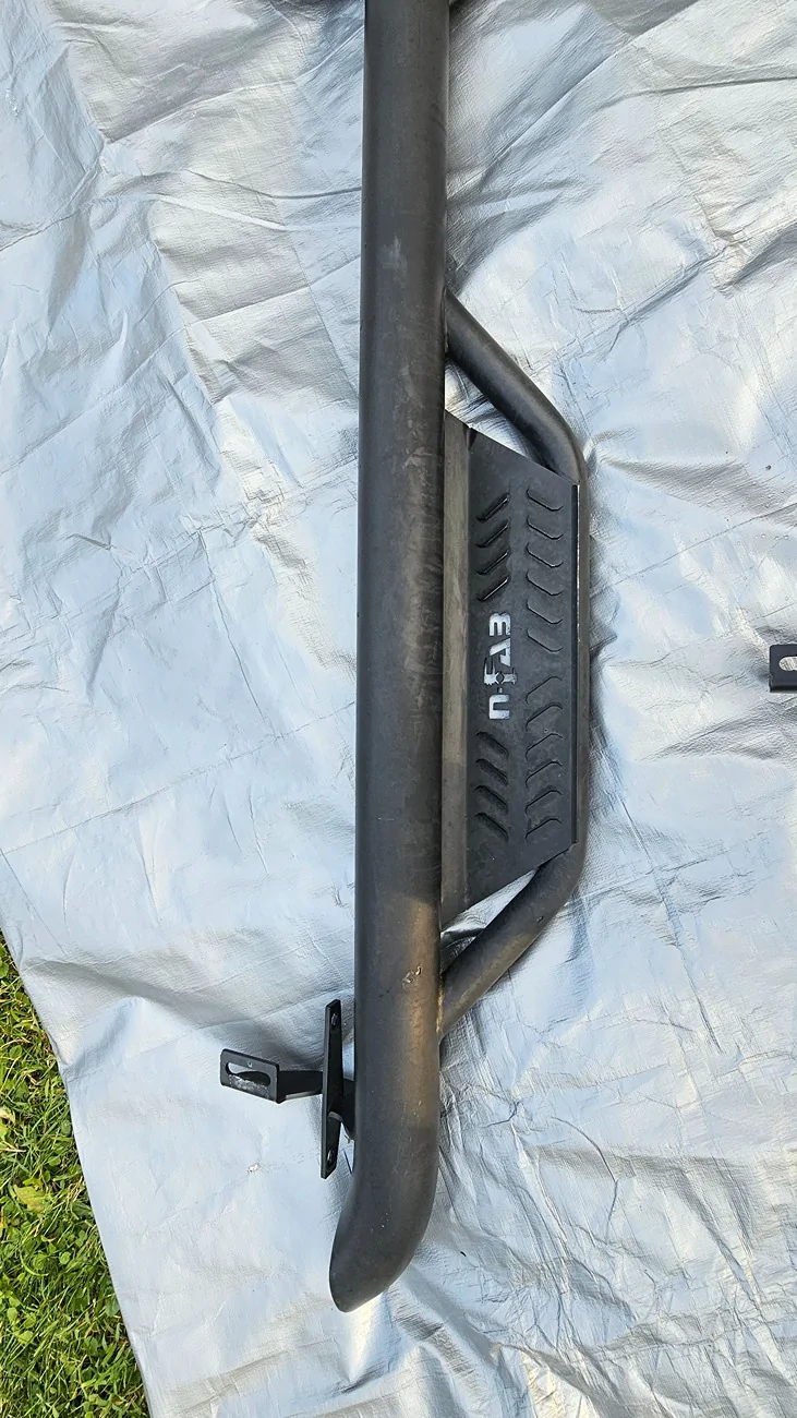 Jeep Gladiator N-Fab - 2-Step Nerf Bars 20260621_191511
