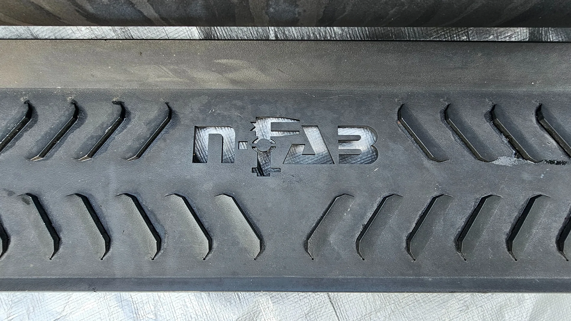 Jeep Gladiator N-Fab - 2-Step Nerf Bars 20260621_191446