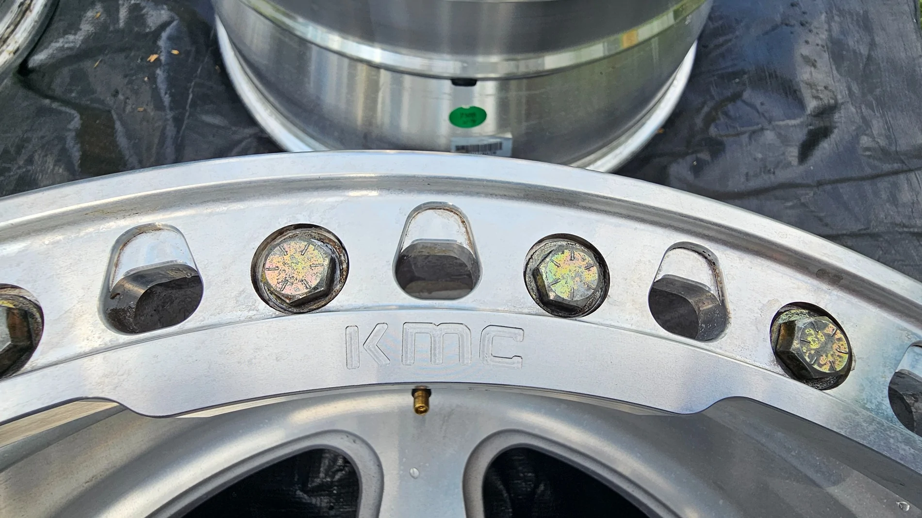 Jeep Gladiator KMC - Hex Beadlock Machined Wheels - 20" 20260621_183227