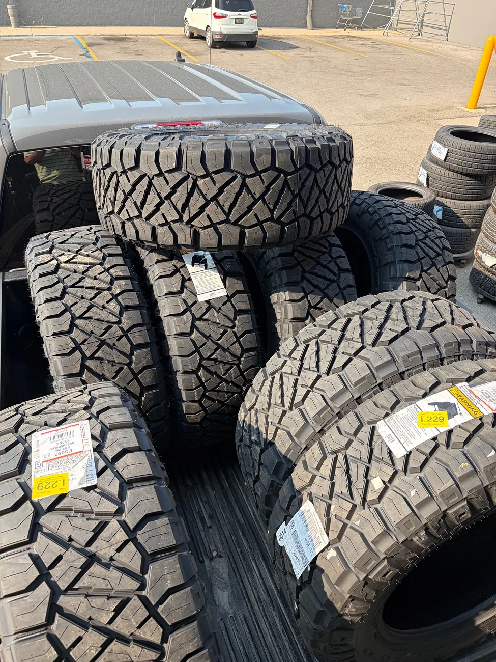 Jeep Gladiator Walmart deal 35x12.50R20 Ridge Grapplers IMG_0034