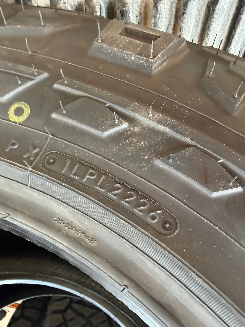 Jeep Gladiator Walmart deal 35x12.50R20 Ridge Grapplers IMG_0035
