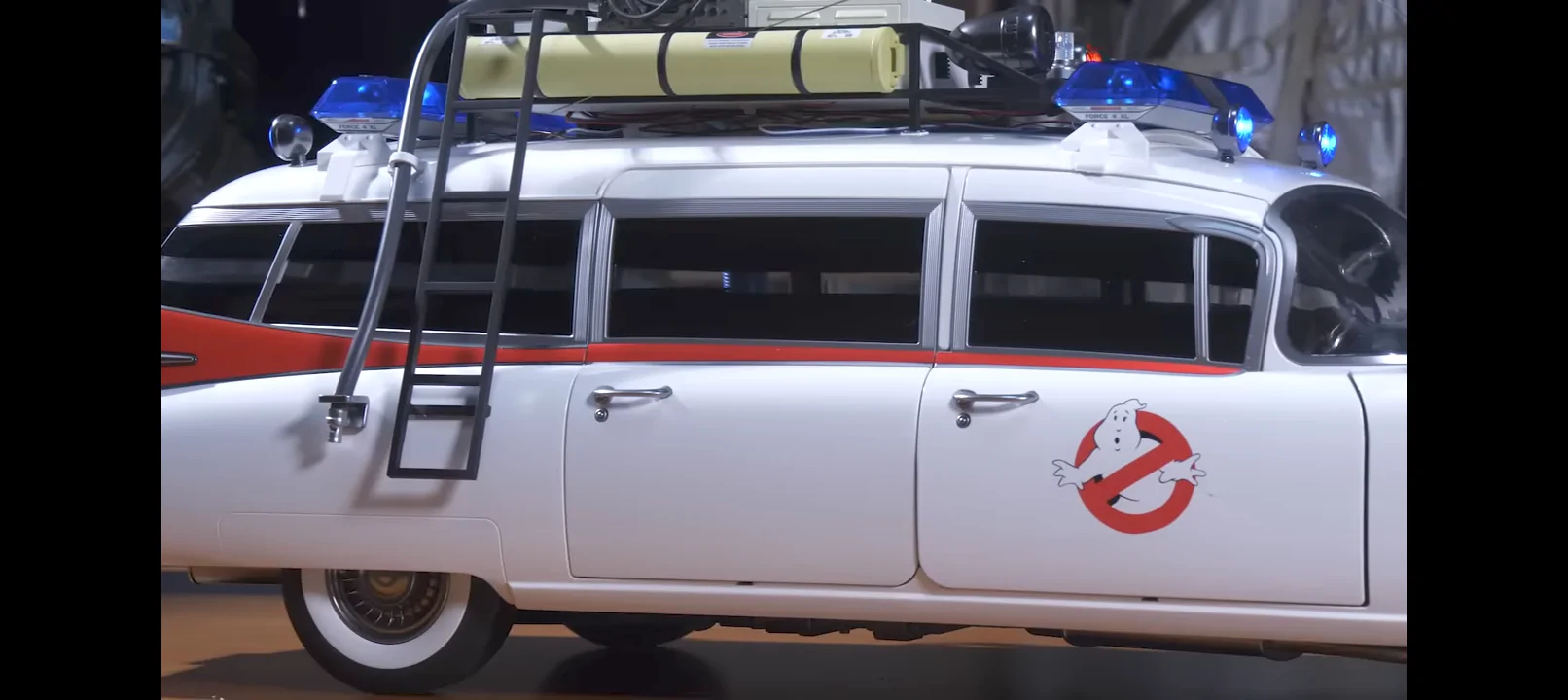 Jeep Gladiator Adam Savage unboxes The Ghostbusters Ecto-1 1/6 scale Vehicle 1000030537