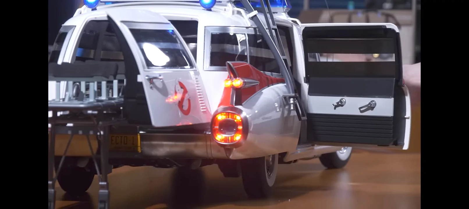 Jeep Gladiator Adam Savage unboxes The Ghostbusters Ecto-1 1/6 scale Vehicle 1000030548