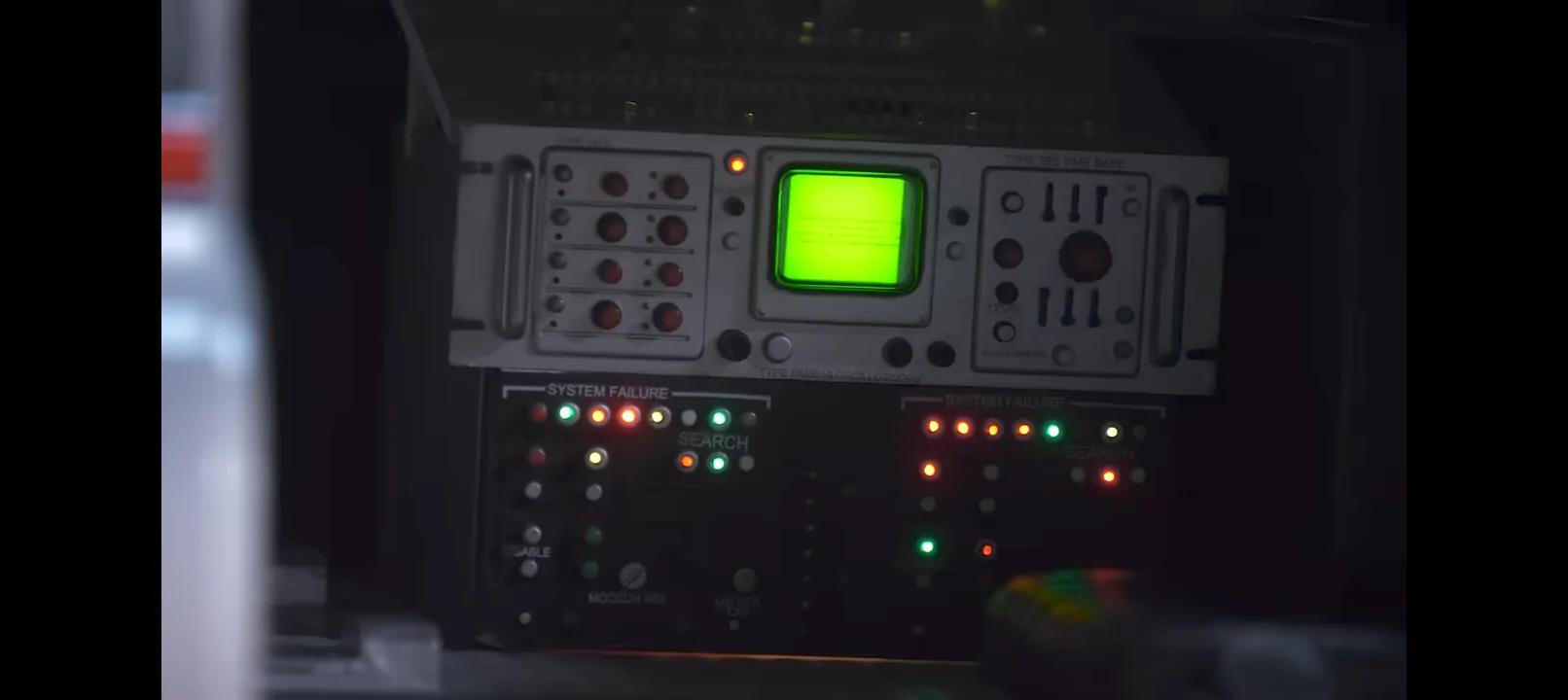 Jeep Gladiator Adam Savage unboxes The Ghostbusters Ecto-1 1/6 scale Vehicle 1000030545