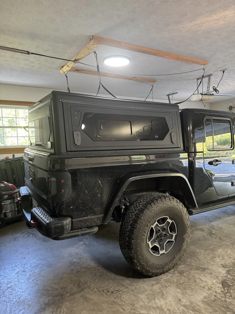 Jeep Gladiator AluCab Contour Canopy with 1450mm rails 1bfa9b3b-3eef-45d9-92c3-8b516596087
