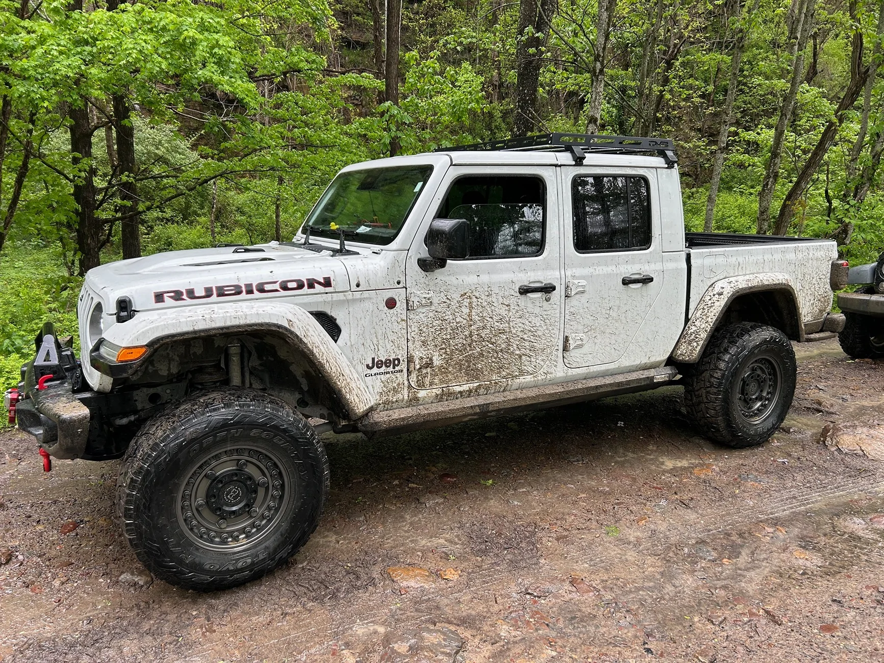 Jeep Gladiator Decent half roof rack? IMG_4558