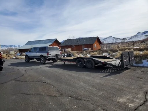 Jeep Gladiator Gladiator behind a Motorhome 4872