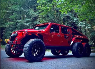 Jeep Gladiator Found another Apocalypse 6x6 build...and it's at a local dealer! 1784328506222-i5