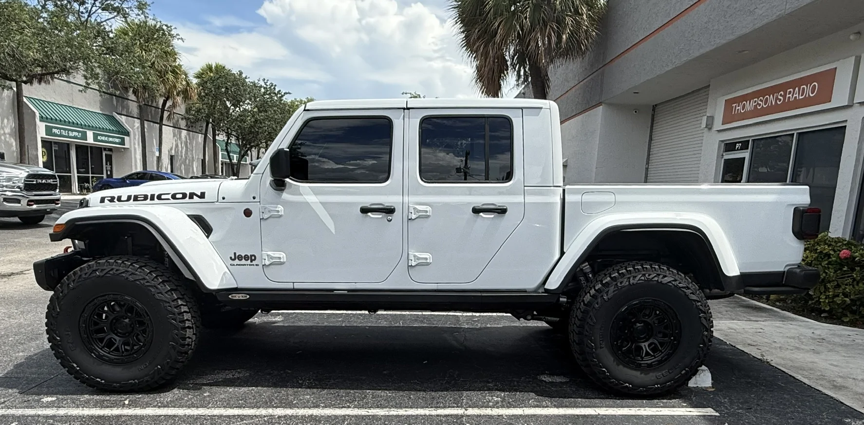Jeep Gladiator BRIGHT WHITE Gladiator JT Club IMG_6475