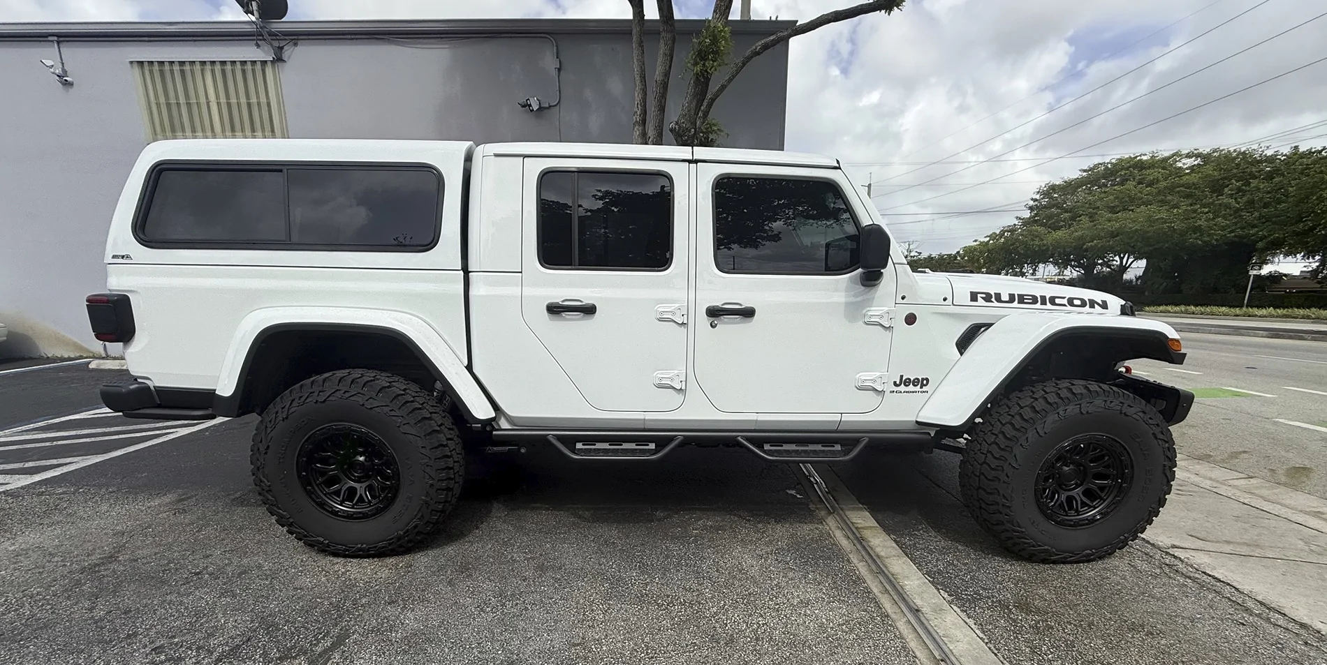 Jeep Gladiator BRIGHT WHITE Gladiator JT Club ARE Classic bed ca