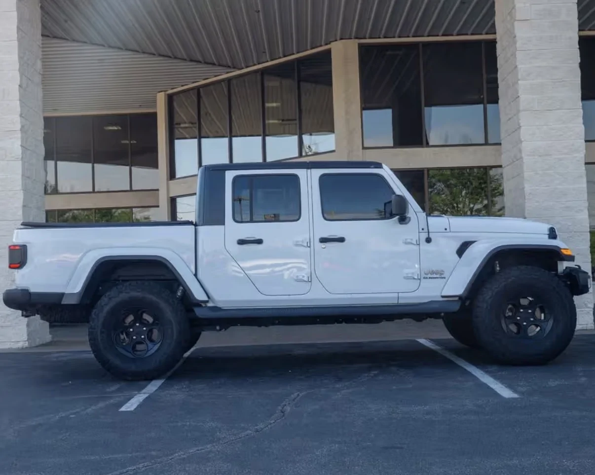 Jeep Gladiator Gladiators on Mopar 2" Lift Kit IMG_9462
